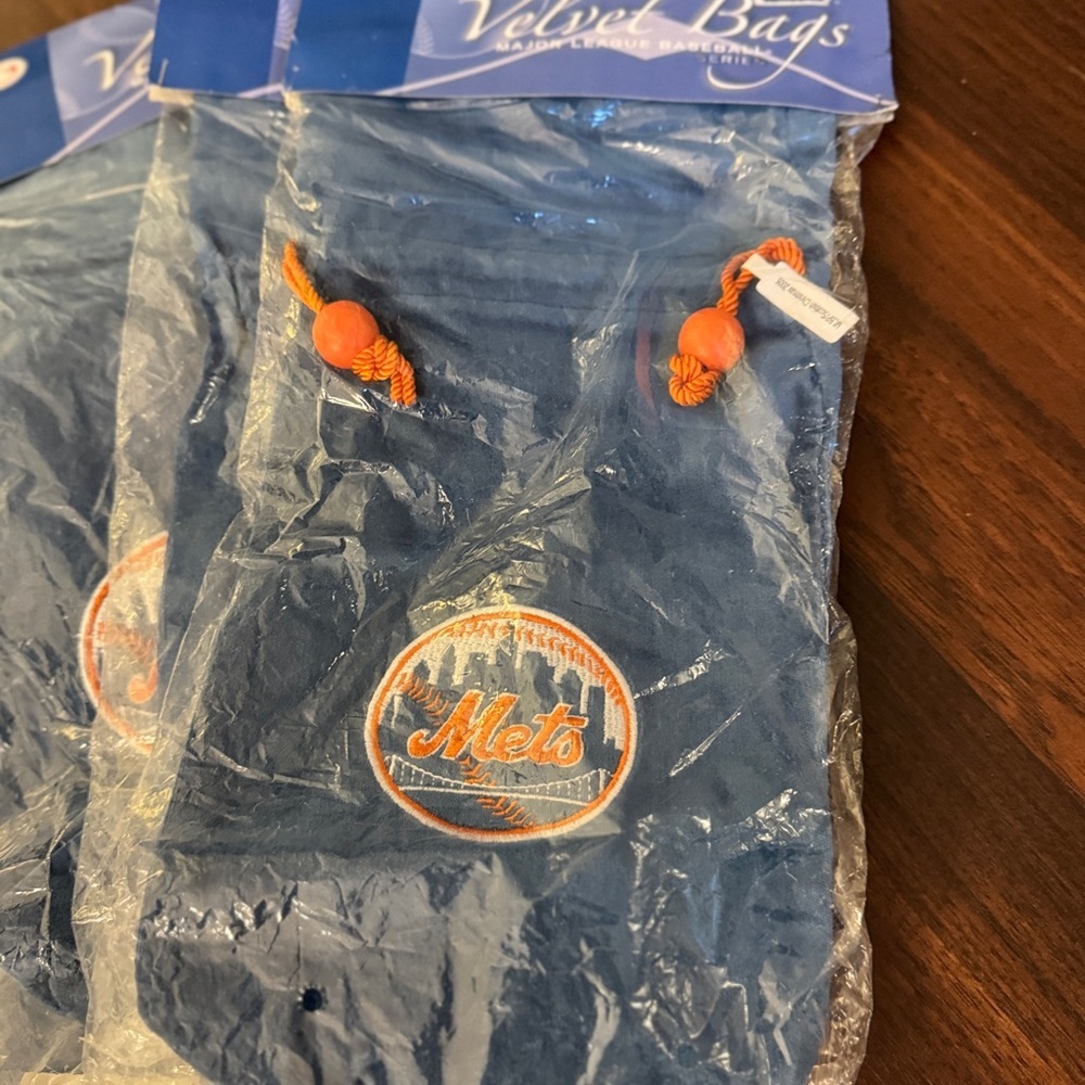 MLB “Mets” themed Velvet Bags - Picture 2 of 3